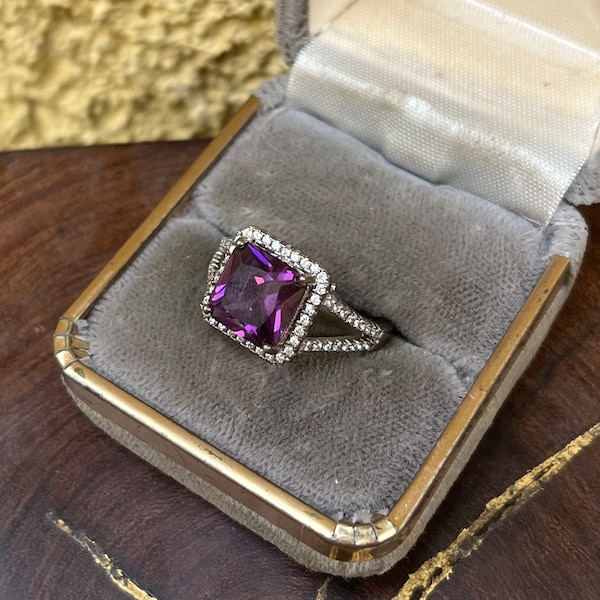 Vintage Amethyst Ring Size 8 1/4 Sleek Modern Jewelry Accessory for Women with February Birthstone