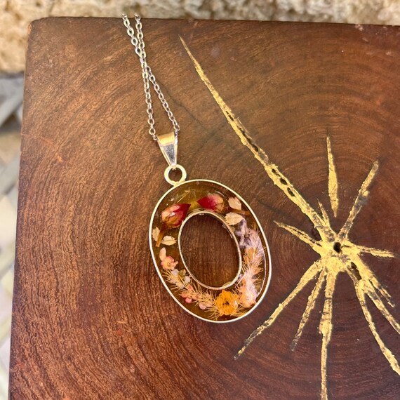 Vintage Pressed Flower Pendant In Resin Dried Flo… - image 3