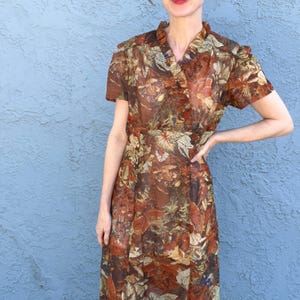 Vintage Brown Floral 70s Dress in Medium Fall Leaves Print Retro Clothing