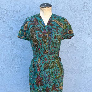 Vintage 60&#39;s Sheath Dress Size XS/Small with Bold Bohemian Print Vented back Unique