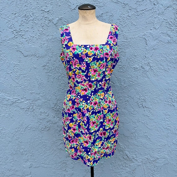 90's Dress in Medium Grunge floral Square neckline