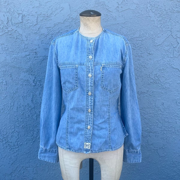 90s Levi's Button Down Shirt Womens medium denim blouse chambray