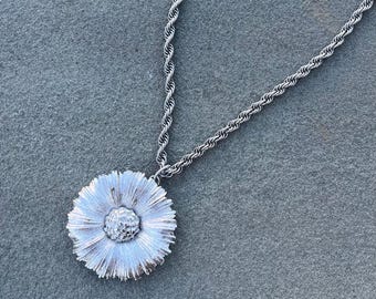 Monet Floral Mid Century Necklace Funky Avant Garde Sunflower pendant