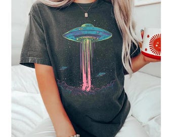Retro UFO Graphic Tee, Vintage Alien Spaceship Shirt, Trippy T-Shirt