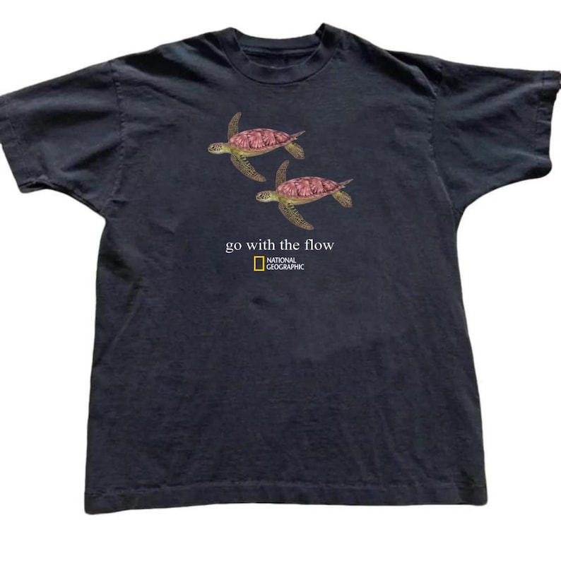 Sea Turtle Graphic Tee, Go With The Flow National Geographic Shirt immagine 1