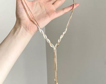 Collar vintage de cadena de hueso de serpiente con flor de cáñamo dorada - Colgante de borla retorcida de múltiples hebras