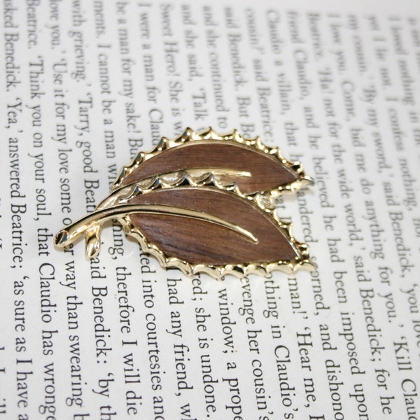 Sarah Cov - Wooden Leaves Brooch - Sarah Coventry Wooded Beauty -1960's