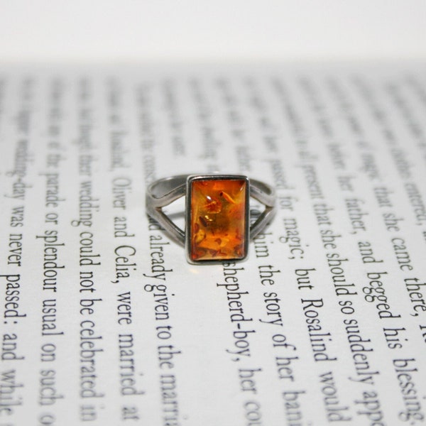 925 Amber Ring - Sterling Silver - Large Amber Stone