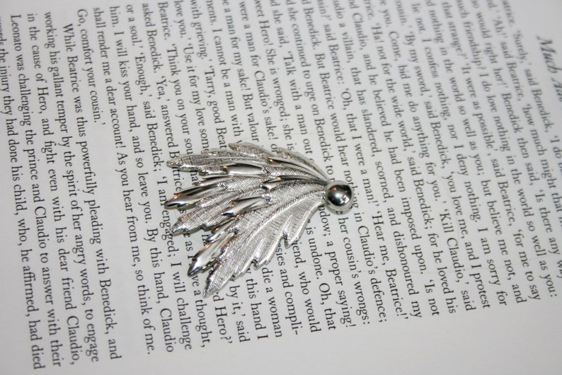 Abstract Feathers Brooch Multi Texture Silver Tone Hammered and Smooth Plumes Modernist