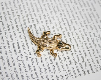 Cute Alligator Brooch - Small Gold Tone Crocodile Pin