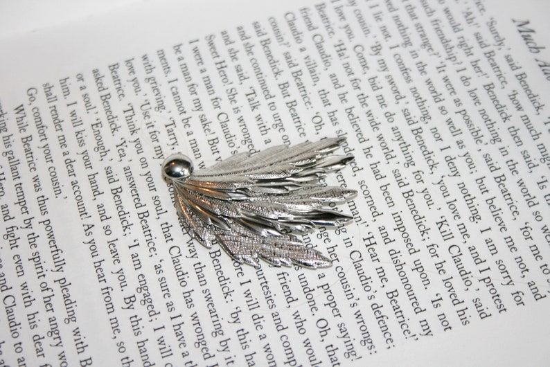 Abstract Feathers Brooch Multi Texture Silver Tone Hammered and Smooth Plumes Modernist