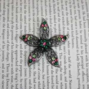 Beautiful Flower Brooch - Simon Chang - Spring Color Palette Flower Blossom
