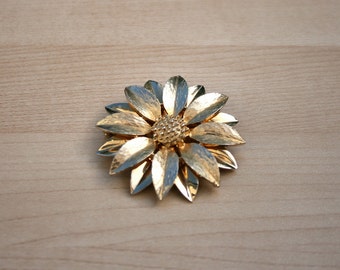 Stunning Sunflower Brooch - Sarah Coventry - Satin Petals -Gold Tone Statement Piece Flower Pin