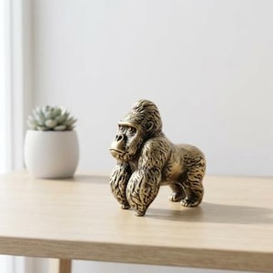 Mässingsgorillafigur, miniatyrgorillastaty, safari-dekorstaty, gorillaälskare, skrivbordsprydnad, unik heminredningsgåva