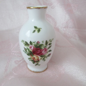 Royal Albert Old Country Roses - Small Flower Vase