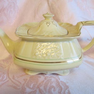 Vintage MYOTT STAFFORDSHIRE - 1338 - 4 Cup Tea Pot