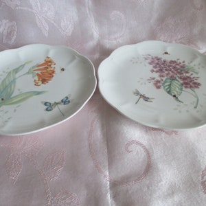 Lenox China - Butterfly Meadow 9&quot; Salad Dessert Plates - set of 2