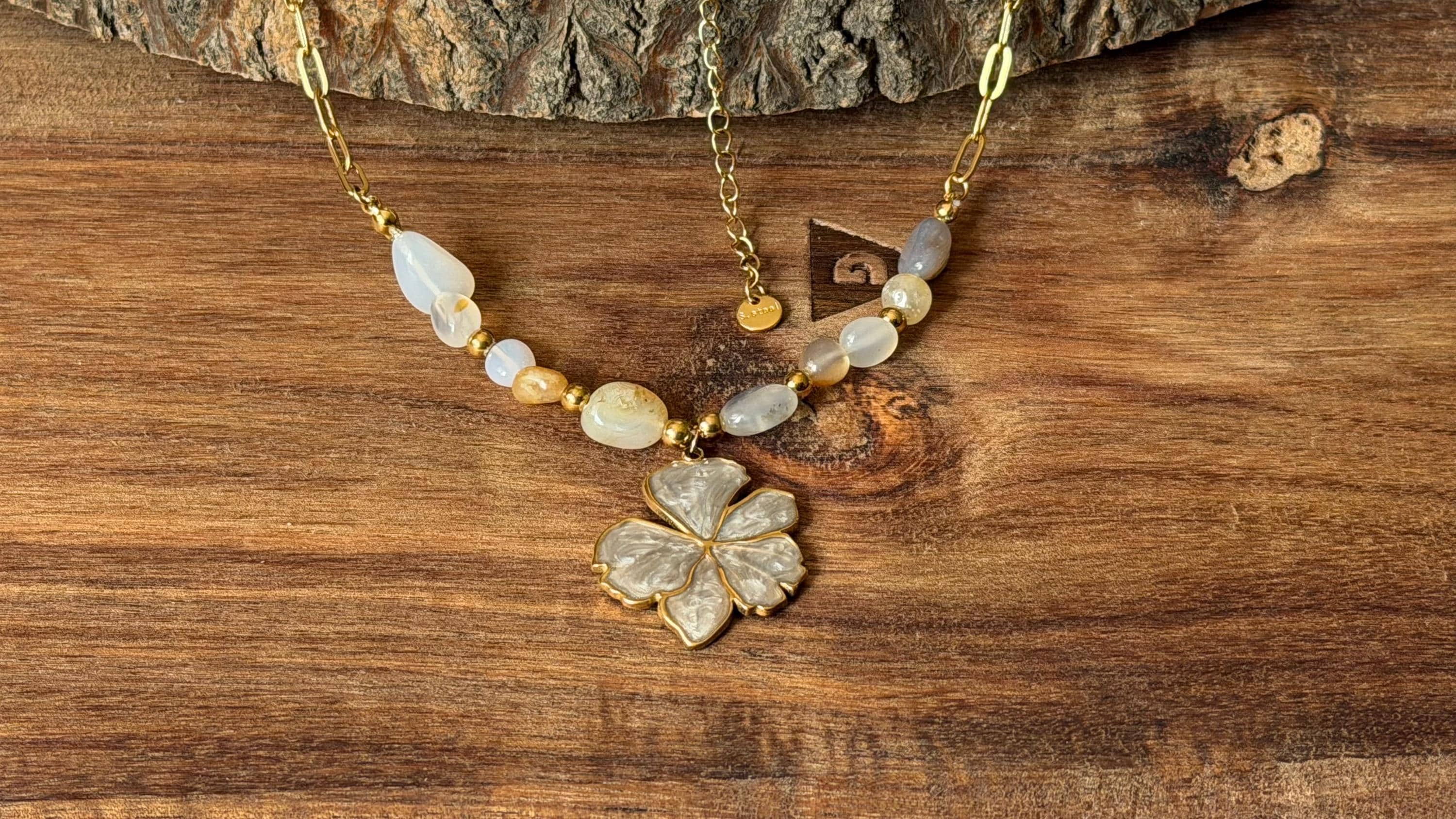 Collier fleur nacrée doré 45cm ajustable acier inoxydable 304 plaqué or 18K PVD, collier perles image 4
