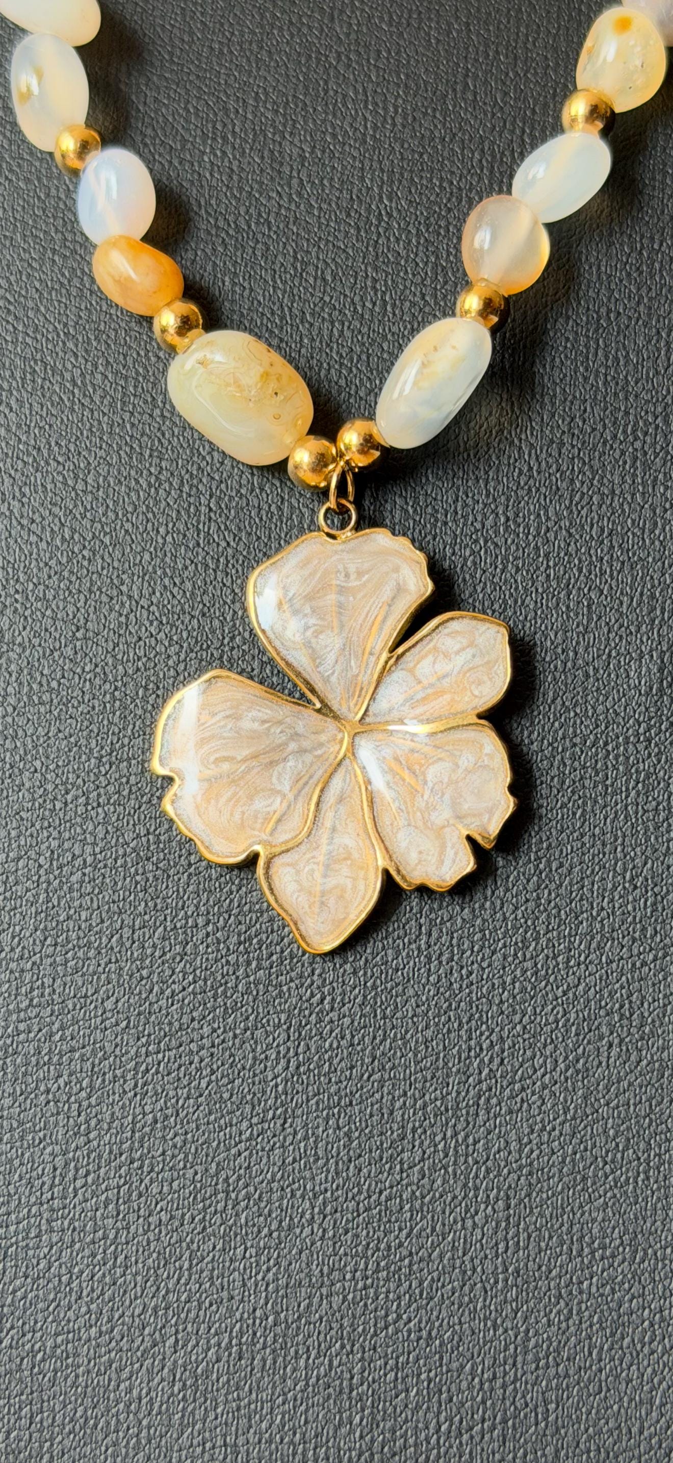 Collier fleur nacrée doré 45cm ajustable acier inoxydable 304 plaqué or 18K PVD, collier perles image 8