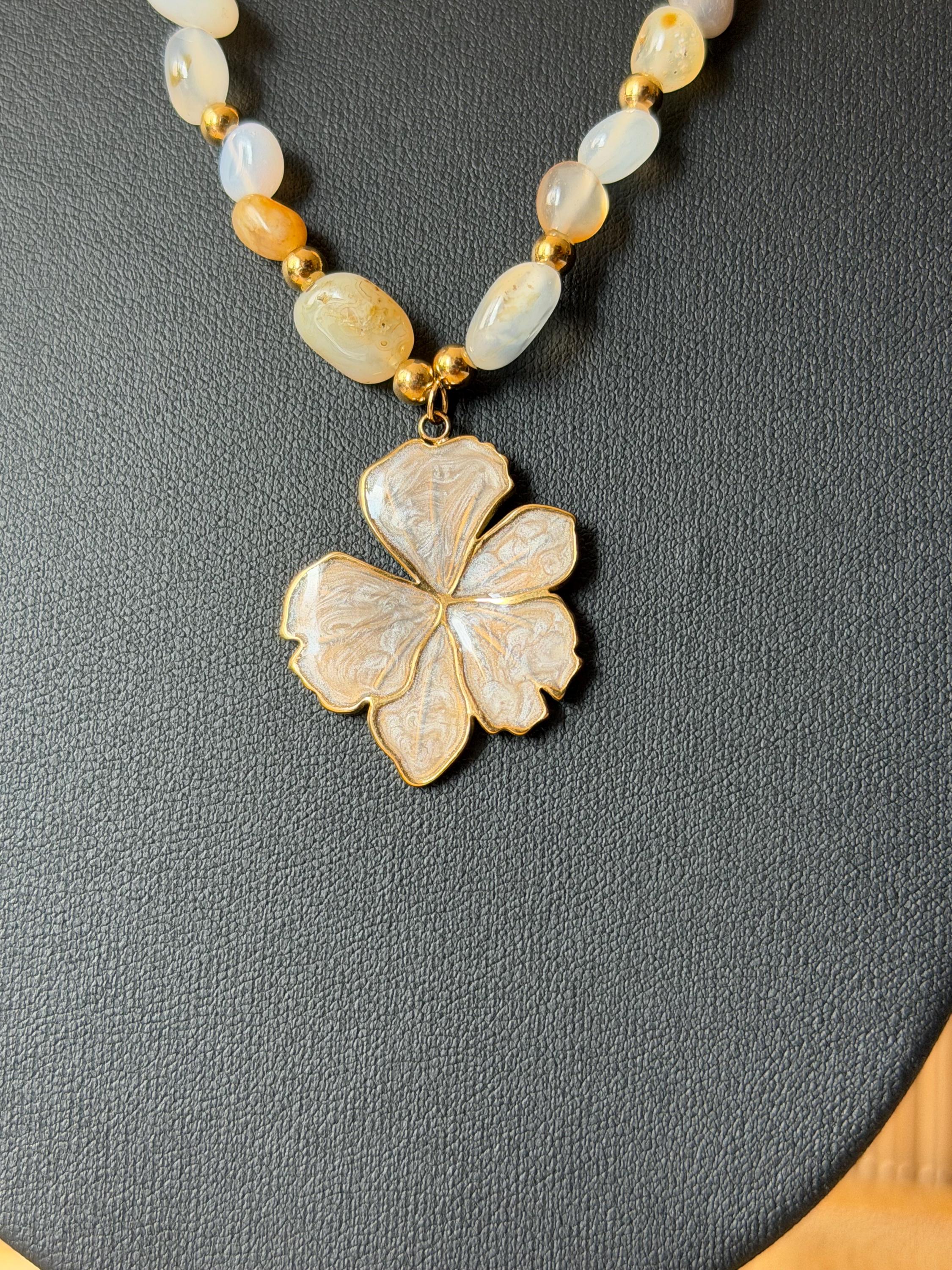 Collier fleur nacrée doré 45cm ajustable acier inoxydable 304 plaqué or 18K PVD, collier perles image 7