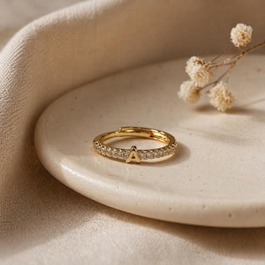 Anpassad initial justerbar ring personlig alfabet minimalistisk öppen band bokstav stapelbara smycken brudtärna mors dag present till henne bild 2
