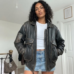 Handgemachte Distressed Schwarze Oversized Lederjacke, Frauen Bomber Aviator Classic-Jacket, Vintage Ledermantel, Geschenk-Für-Weihnachten