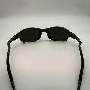 Gafas de sol polarizadas Oakley Juliet 2.0 X-Metal con lentes azules y montura gris mate imagen 5
