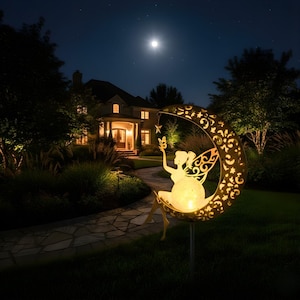 Puede incluir: Un juego de tres cuencos apilables de cerámica en tonos azules, verdes y blancos. Los cuencos presentan un esmalte moteado y un diseño sencillo. El cuenco más grande tiene aproximadamente 15 cm de diámetro.