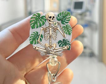 Porta badge a forma di scheletro: porta badge per infermieri con teschio tropicale, clip retrattile in acrilico.