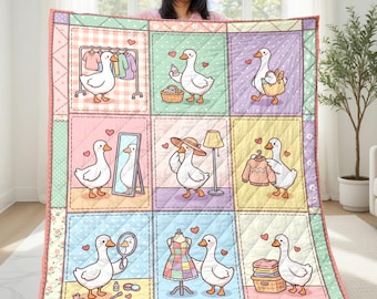 Coperta trapuntata con motivo oca divertente: coperta patchwork con anatre, plaid in stile cottagecore pastello