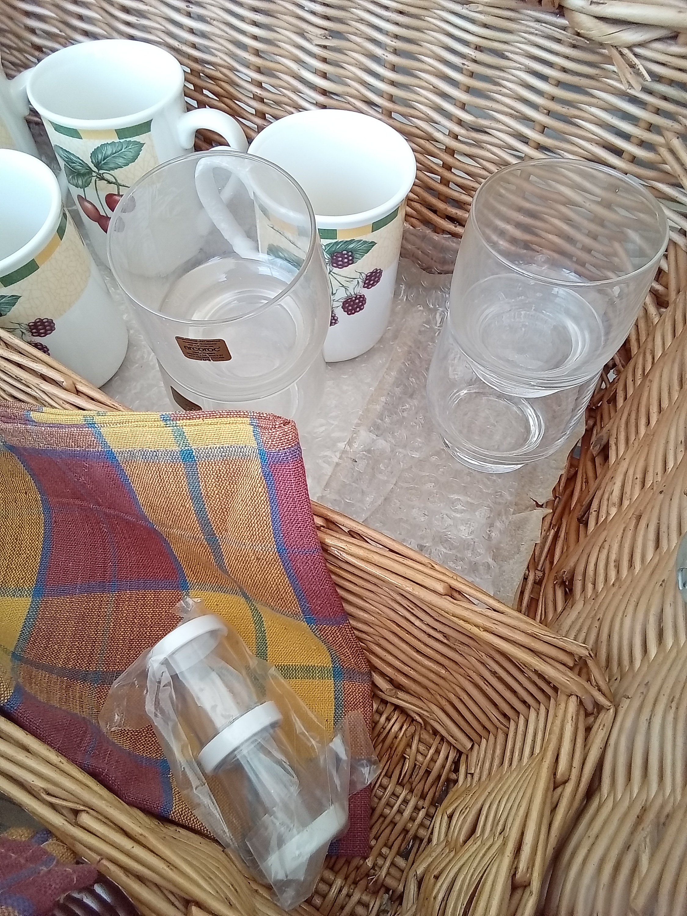 Vintage Optima Made in England Wicker Picnic Basket Complete Vintage Optima Made in England Wicker Picnic Basket Complete