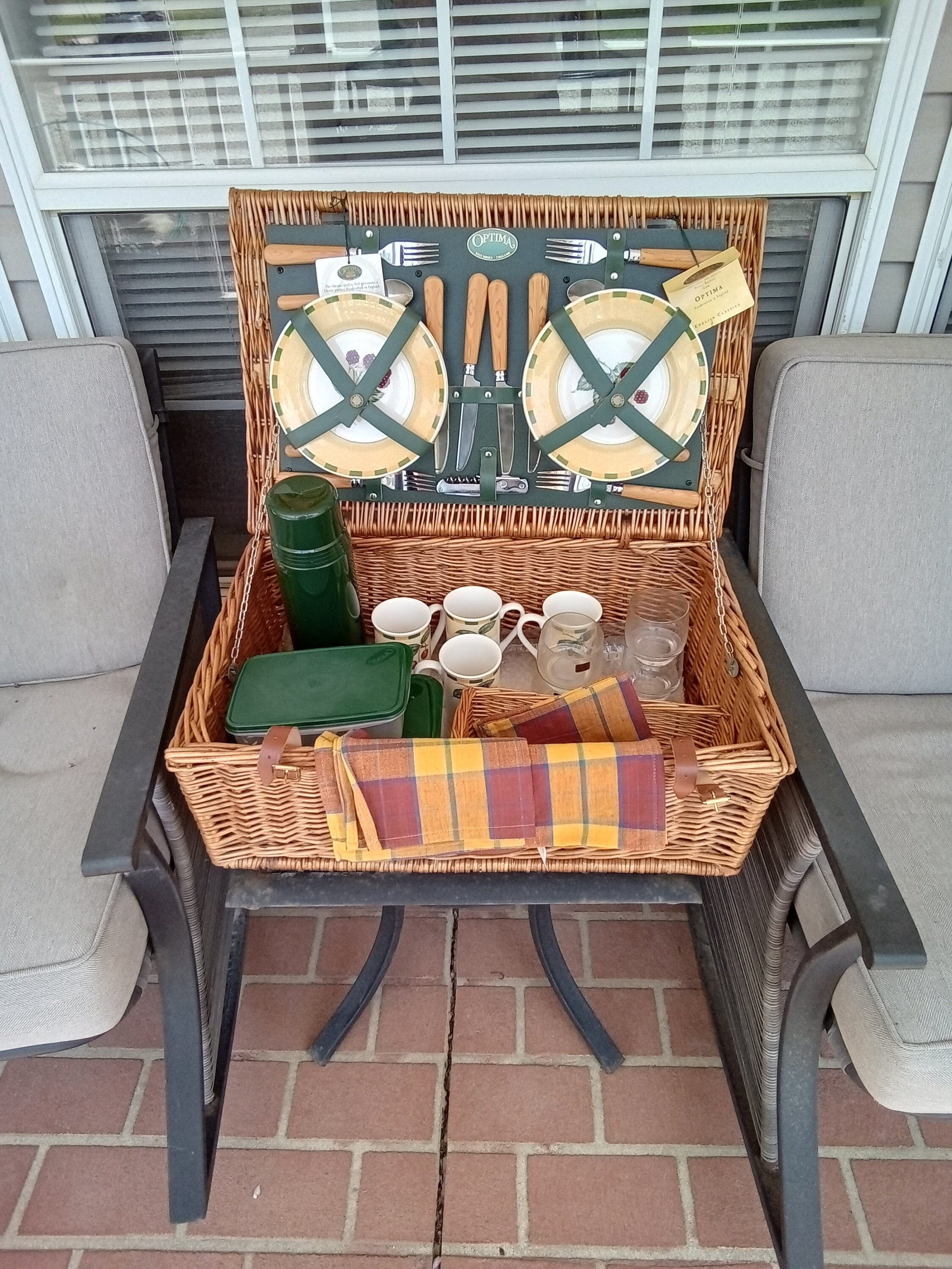 Vintage Optima Made in England Wicker Picnic Basket Complete Vintage Optima Made in England Wicker Picnic Basket Complete