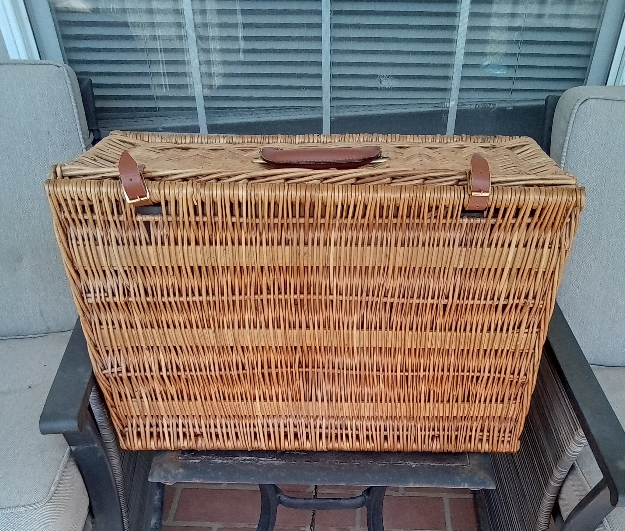 Vintage Optima Made in England Wicker Picnic Basket Complete