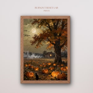 Op de afbeelding: Een ingelijste kunstdruk getiteld BURNOUT RESET LAB PRINTS met een herfsttafereel bij nacht, inclusief een grote boom, volle maan, een huis met een verlicht raam, een veld vol gloeiende pompoenen en het silhouet van een zwarte kat.