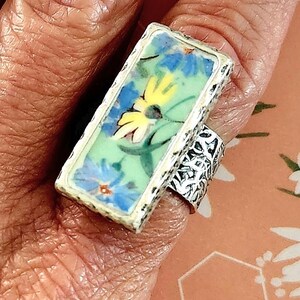 Vintage China Jewelry c.1938 Shelley Fine Bone China &#39;Melody&#39; Chintz Rectangle Ring