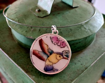 Vintage Broken China Jewelry Japanese Porcelain Beautiful Hummingbird Pendant Necklace