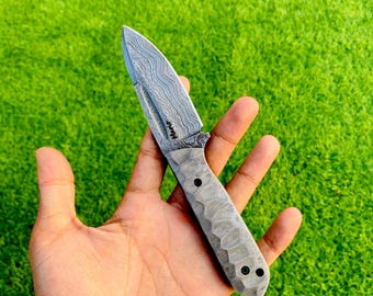Custom Damascus fixed blade knife - Colletible Decor