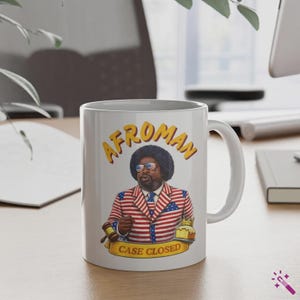 アフロマン事件解決マグカップ 面白いラップミームコーヒーマグ ヒップホップファンギフト レトロなアフロマンミームカップ 音楽好きマグカップ 面白いラッパーコーヒーカップ
