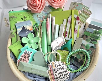 Geschenkbox für Frauen, Selfcare Box, Überraschungsbox, Geschenk Freundin, Care Paket, Bookish Bundle, Geschenkidee