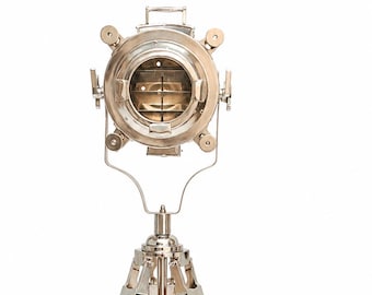 Lampa podłogowa Nautical Searchlight Tripod, polerowane aluminium, lite drewno, oświetlenie przemysłowe