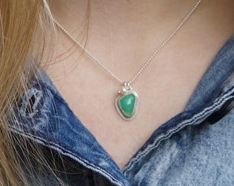 Chrysoprase necklace with a freshwater pearl