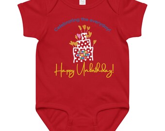 Body per neonati in jersey di cotone 100%, "Happy Unbirthday Celebrating Every Day" (Buon non compleanno, festeggia ogni giorno), divertente regalo per neonati, simpatico outfit alternativo per il compleanno.
