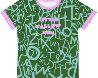 Camiseta infantil colorida con estampado integral del alfabeto – Rosa, azul, verde. Camiseta de cuello redondo, tops divertidos y únicos.