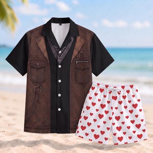 Camisa hawaiana Carl de Dungeon Crawler, pantalones cortos con estampado de corazones, regalo inspirado en los juegos de rol, disfraz de cosplay para Halloween.