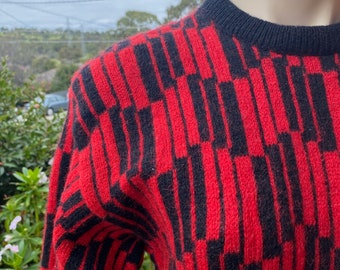 Pull en laine rouge et noir des années 1980, pull ~ Taille M