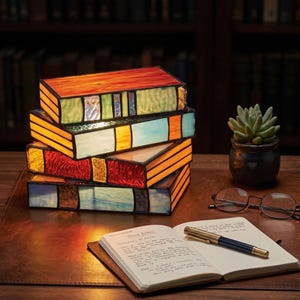 Glas-in-lood boekenlamp – Vintage Tiffany-stijl tafellamp – Kleurrijke decoratieve LED-lamp voor bureau en huisdecoratie