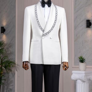 Traje de esmoquin blanco de doble botonadura, solapa de chal, ribete de satén, traje formal de novio para boda.