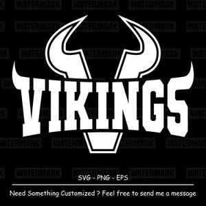 Könnte beinhalten: Ein weißes Grafikdesign auf schwarzem Hintergrund mit dem Wort VIKINGS in einer fetten Blockschrift. Über dem Text befindet sich ein stilisiertes weißes Stierhorn-Emblem. Unter dem Text stehen die Angaben SVG - PNG - EPS und eine Nachricht.