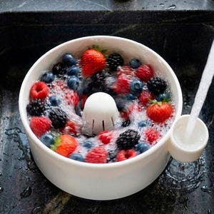 3D Printed Fruit & Vegetable Washer Bowl with Drain | Manual Cleaning Colander for Strawberries, Produce, Kitchen Tool