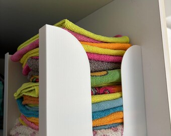 Towel Organizer Rack 3D Printed – Shelf Divider Storage for Towels, Linens & Closet Organization